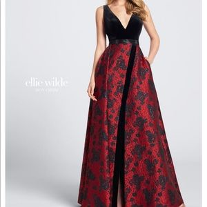 Evening Gown- V-Neck Velvet- Ellie Wilde- EW21721